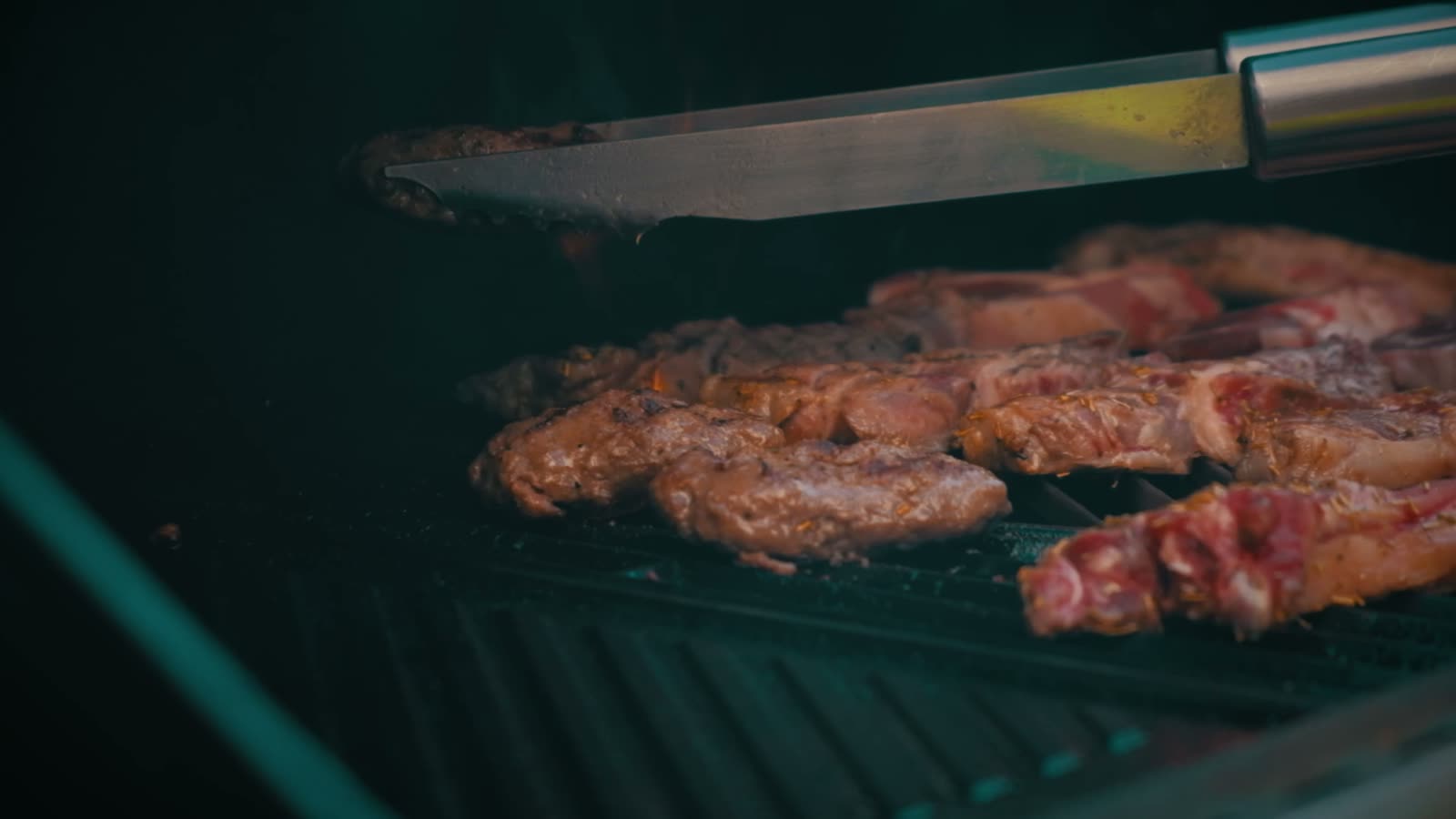 Fleisch über offener Flamme